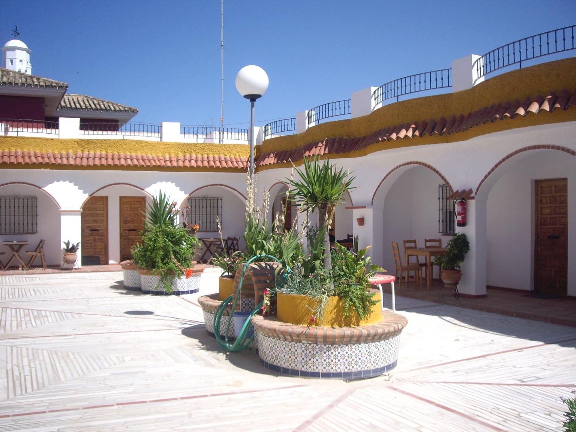 Hostal Mini Golf Los Canos De Meca Esterno foto