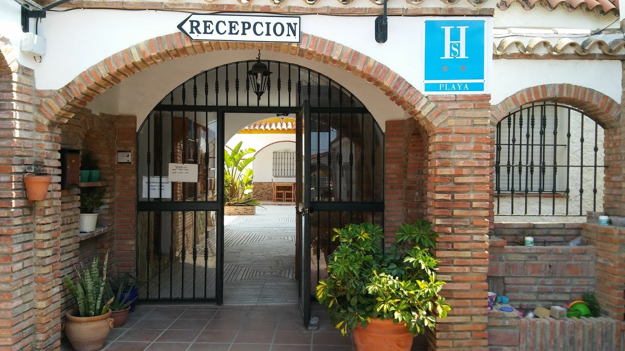 Hostal Mini Golf Los Canos De Meca Esterno foto